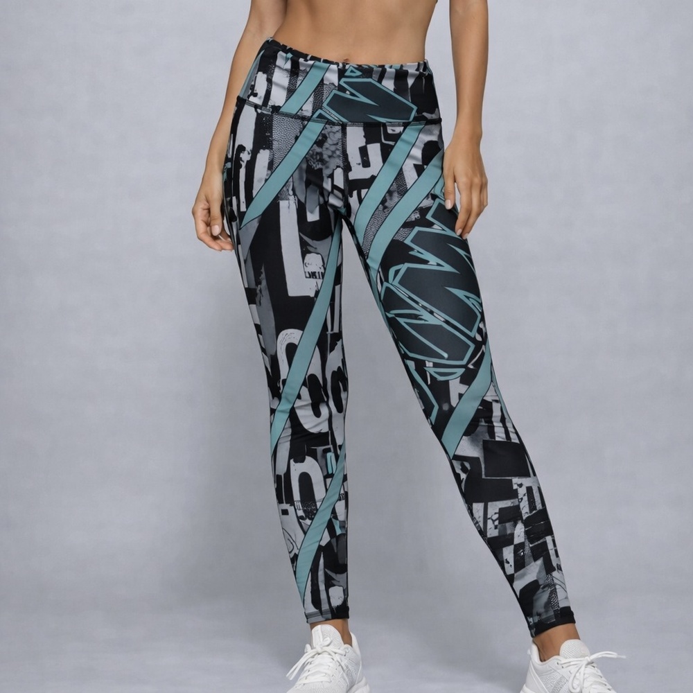 Chic & Supportive Two-Piece Activewear Set β¨ - Picture 3 of 11